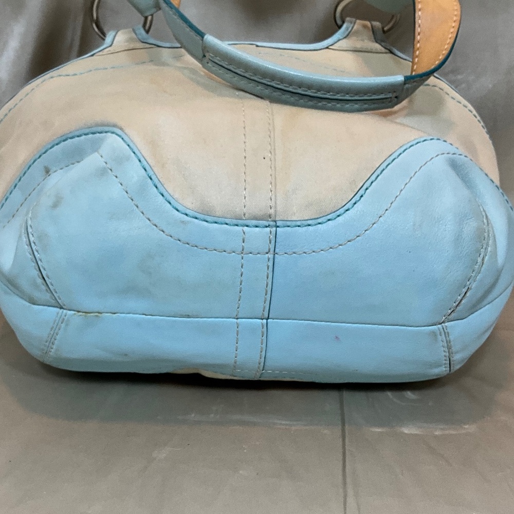 Vintage Coach handbag, beige material & baby blue leather. 10-H8Fa - Picture 9 of 12